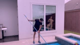 yinyleon Freaky Hot stepmom Teases pool guy get a Profound Anal Fuck