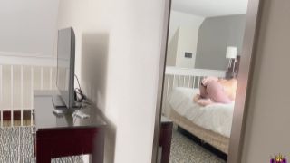 yinyleon Big Ass Latina MILF Tempts Her Neighbor To B