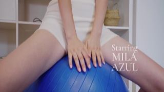 Mila Azul Work Out in 4K